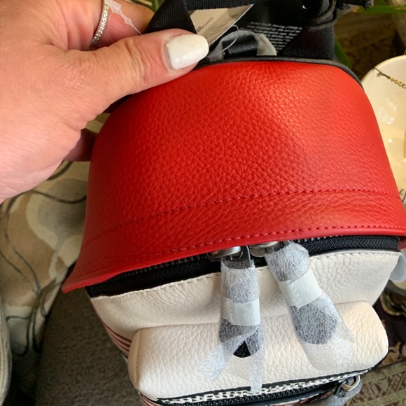 Authentic COACH Pebbled leather L.Edition Mickey Mouse small backpack/Crossbody - Picture 5 of 12